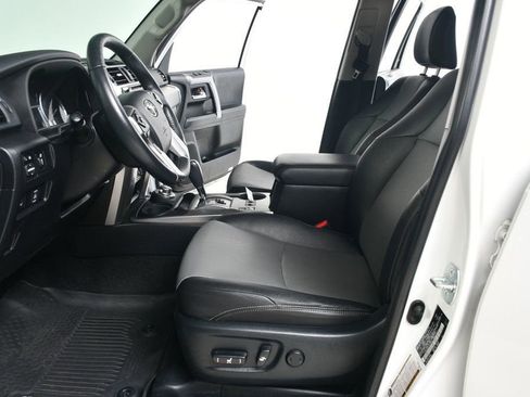 Used 2018 Toyota 4Runner SR5 Premium image 28