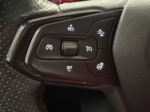 Used 2024 Chevrolet Trax RS w/ Driver Confidence Package FWD image 37