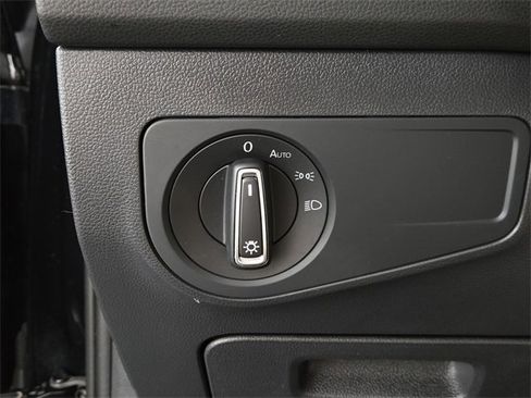 Used 2023 Volkswagen Tiguan SE R-Line image 38