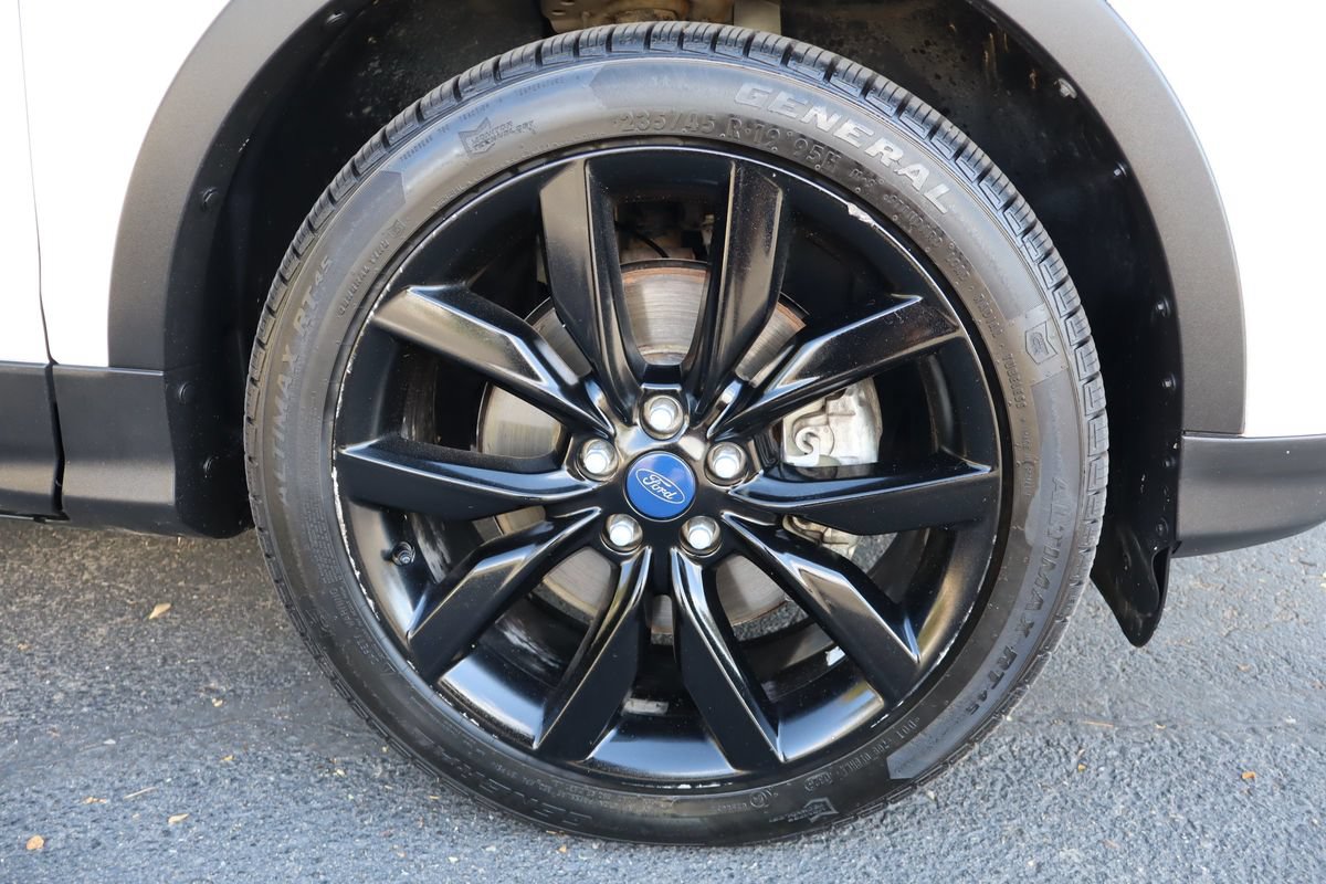 Used 2017 Ford Escape SE w/ Equipment Group 201A AWD/4WD image 44