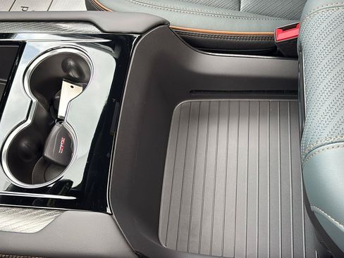 New 2026 GMC Yukon XL AT4 w/ AT4 Premium Package AWD/4WD image 42