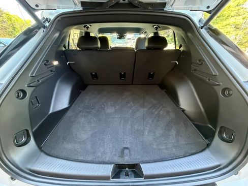 Used 2025 Chevrolet Equinox EV LT w/ Convenience Package image 18