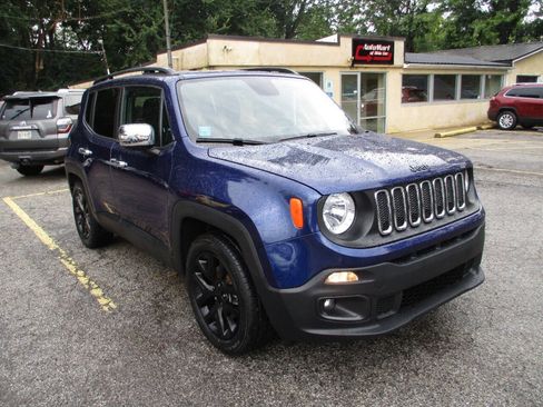 Used 2017 Jeep Renegade Altitude FWD image 4