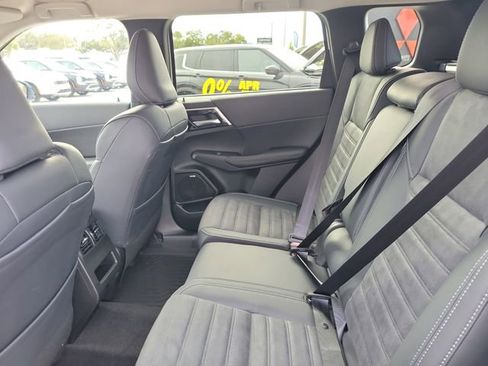 New 2026 Mitsubishi Outlander SE image 13
