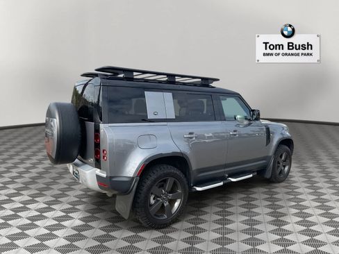 Used 2023 Land Rover Defender 110 S image 5
