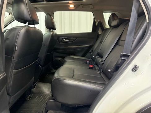 Used 2017 Nissan Rogue SL w/ SL Premium Package image 23