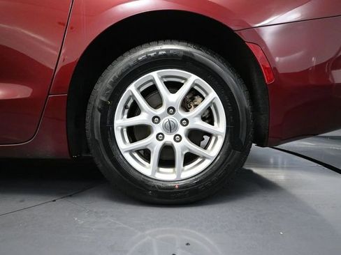 Used 2021 Chrysler Voyager LX image 13