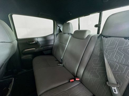 Used 2016 Toyota Tacoma TRD Sport w/ Towing Package image 23