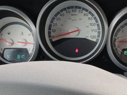 Used 2008 Dodge Grand Caravan SXT w/ Entertainment Group 2 FWD image 12