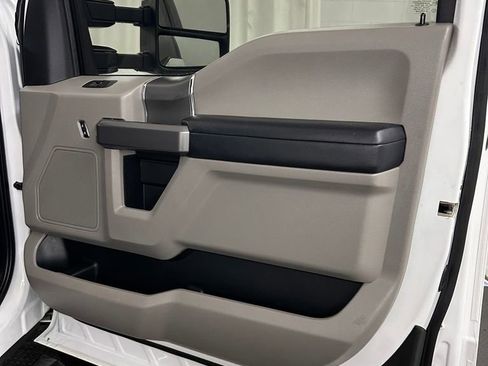 Used 2019 Ford F250 XLT w/ XLT Premium Package image 37