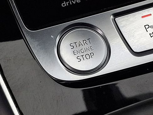 Used 2020 Audi Q8 Prestige w/ Prestige Package image 29