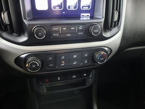 Used 2018 Chevrolet Colorado LT w/ LT Convenience Package image 17