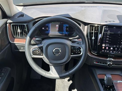 Used 2023 Volvo XC60 T8 Plus w/ Climate Package AWD/4WD image 11
