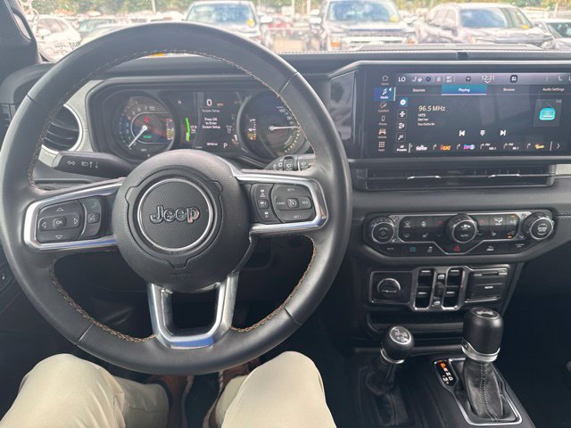 Used 2024 Jeep Wrangler Unlimited Sahara AWD/4WD image 9