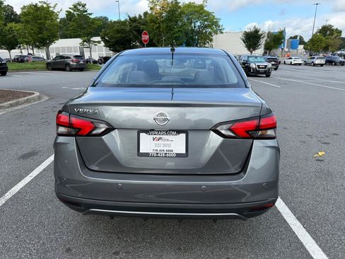 Used 2022 Nissan Versa S FWD image 6
