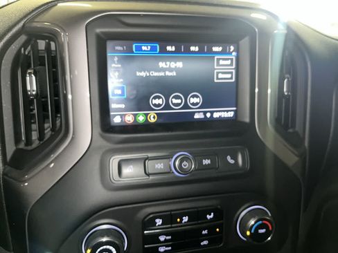 Used 2021 Chevrolet Silverado 2500 Custom w/ Custom Value Package AWD/4WD image 18