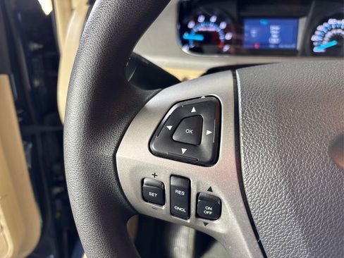 Used 2017 Ford Taurus SE image 28