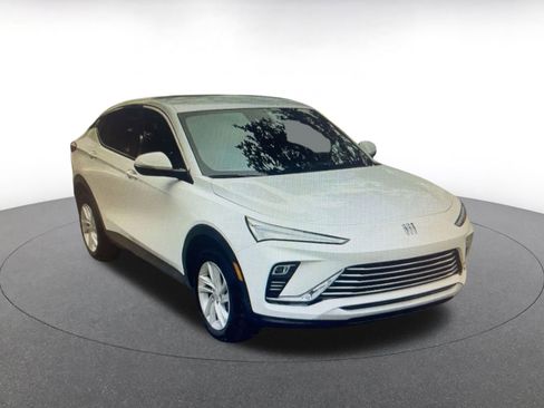 Used 2025 Buick Envista Preferred image 5