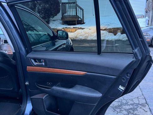 Used 2014 Subaru Outback 2.5i Limited image 26