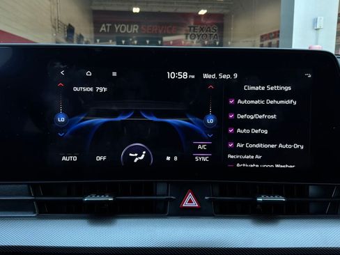 Used 2025 Kia Sportage SX FWD image 39