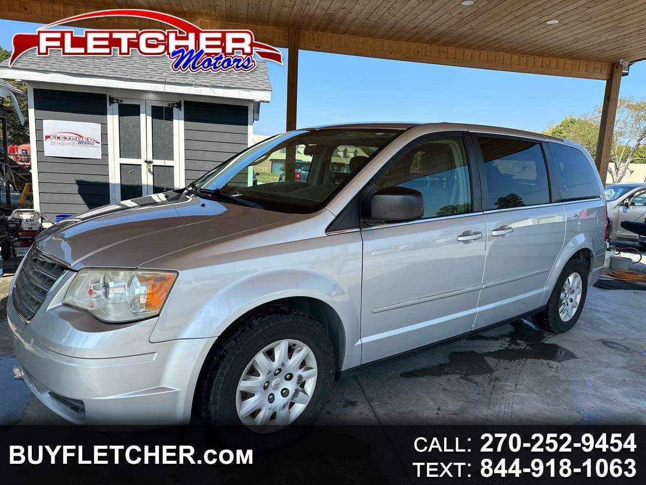 Used 2009 Chrysler Town & Country LX w/ PWR Convenience Group FWD image 1