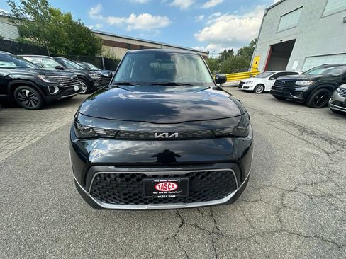 Used 2023 Kia Soul LX w/ LX Technology Package FWD image 7