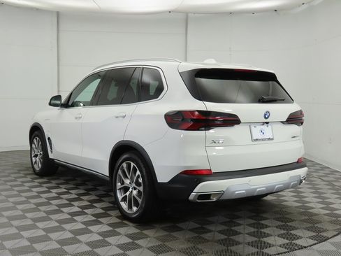 Used 2026 BMW X5 xDrive50e w/ Executive Package image 8