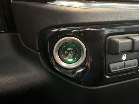 Used 2025 Chevrolet Silverado 1500 LT RWD image 19