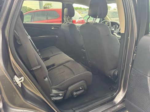 Used 2018 Dodge Journey SE w/ Popular Equipment Group FWD image 23