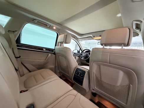 Used 2012 Volkswagen Touareg VR6 image 20