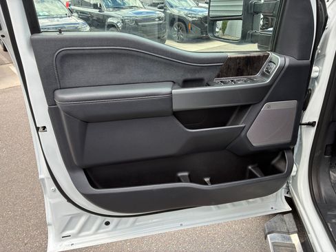 Used 2025 Ford F250 Lariat AWD/4WD image 12