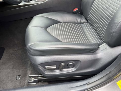 Used 2024 Toyota Camry SE image 16