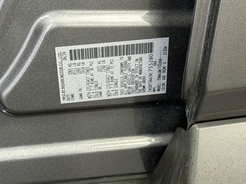 Used 2024 Nissan Rogue S FWD image 12