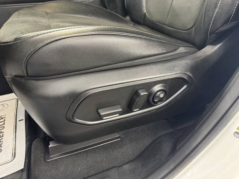 Used 2023 Jeep Grand Cherokee Altitude RWD image 22