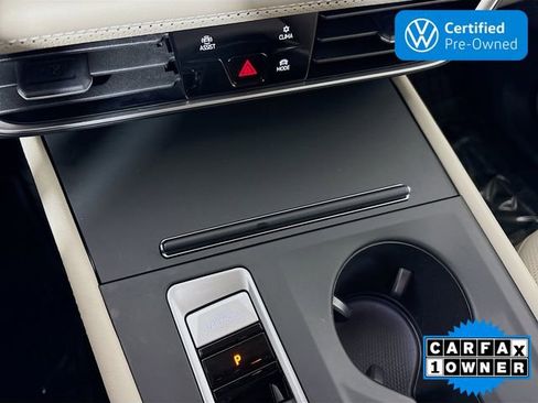 Certified 2024 Volkswagen Atlas SE image 35