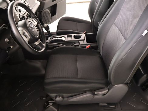Used 2014 Toyota FJ Cruiser 4WD w/ Upgrade Package image 12