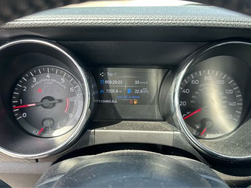 Used 2017 Ford Mustang Coupe RWD image 12