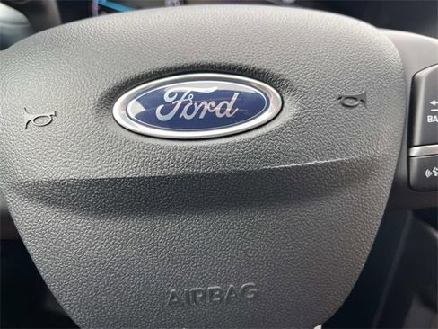 Used 2022 Ford Maverick Lariat image 29