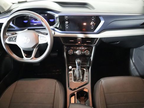 Used 2024 Volkswagen Taos SE image 32