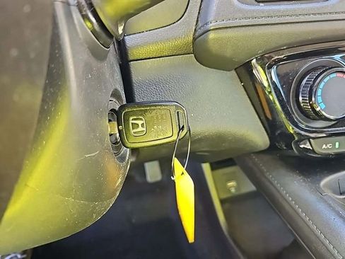 Used 2020 Honda HR-V LX image 9