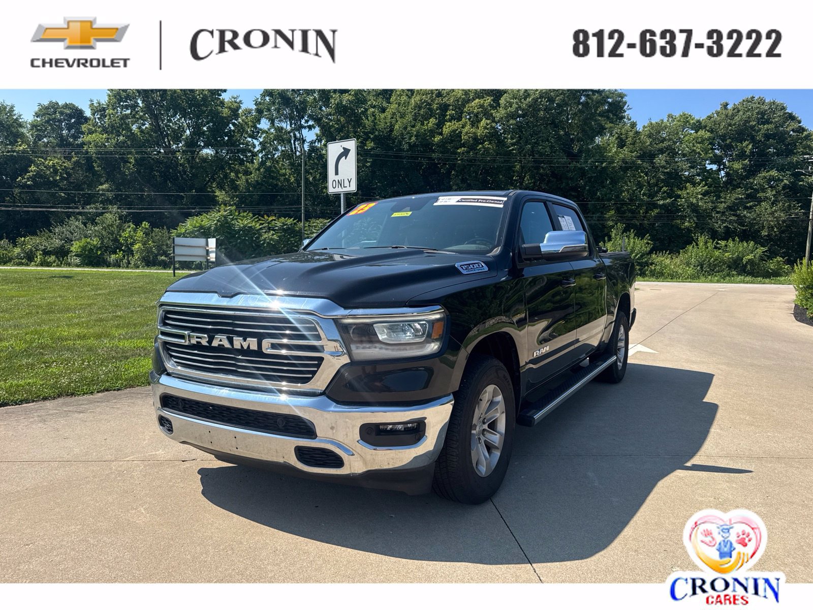 Used 2023 RAM 1500 Laramie AWD/4WD image 1