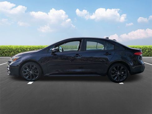 Used 2024 Toyota Corolla SE w/ SE Premium Package image 7