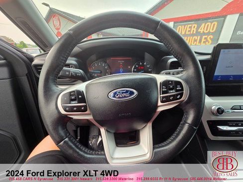 Used 2024 Ford Explorer XLT AWD/4WD image 16
