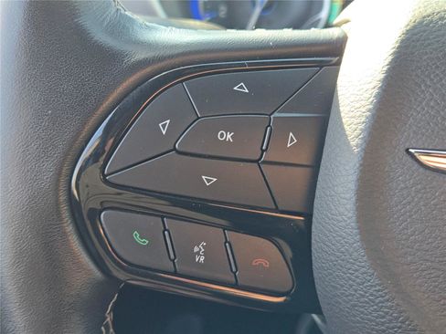 Certified 2021 Chrysler Pacifica Touring-L w/ Uconnect Theater Family Group image 37