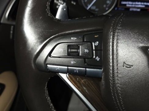 Used 2022 Cadillac XT6 Sport w/ Platinum Package image 17