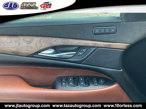 Used 2019 Cadillac Escalade Luxury AWD/4WD image 11