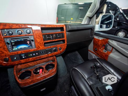 Used 2019 Chevrolet Express 2500 Extended w/ Enhanced Convenience Package image 21