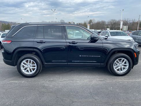 Certified 2023 Jeep Grand Cherokee Laredo X image 6