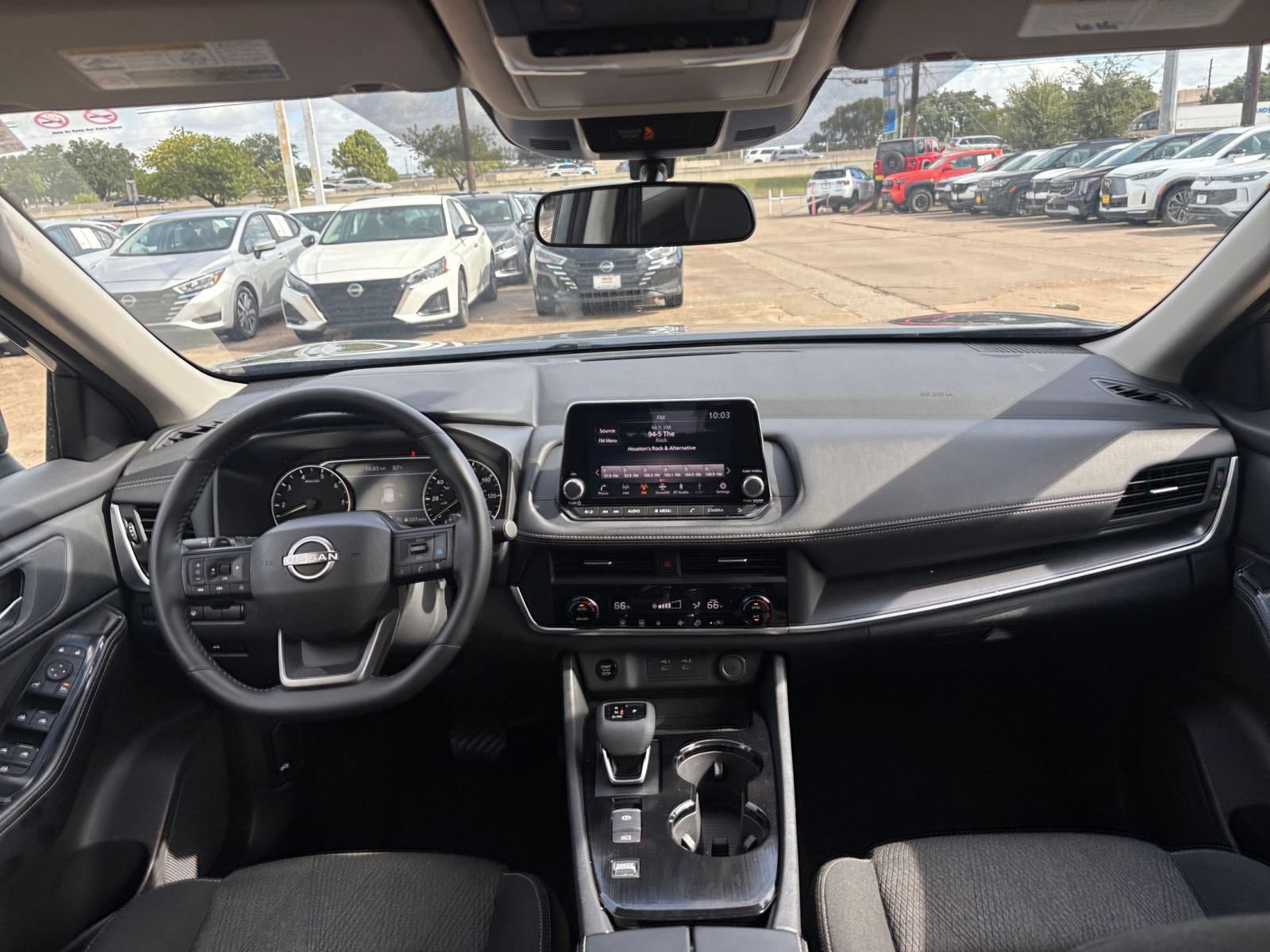 Used 2026 Nissan Rogue SV FWD image 34