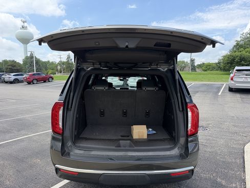 Used 2021 GMC Yukon SLT w/ SLT Luxury Plus Package AWD/4WD image 12